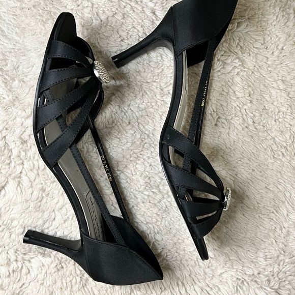NIB Touch up black satin open toe heel with rhinestones size 8 and 8.5 - Picture 5 of 6
